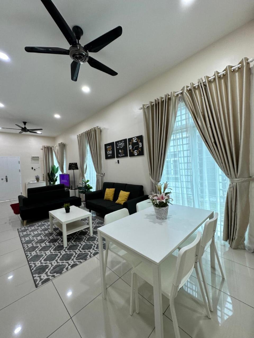 Rumahku Homestay, Taman Jasin Perdana מראה חיצוני תמונה